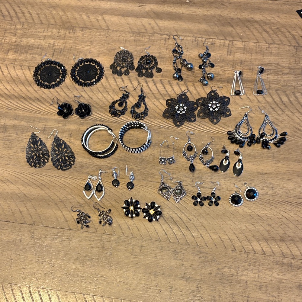 Elegant Black and Silver Earring Set